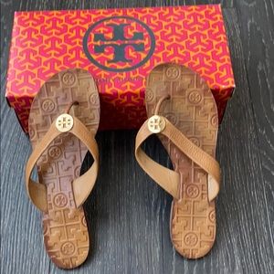 Tory Burch “Thora” leather Flip Flops size 8